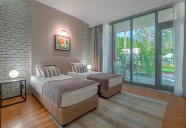 Dublex Family Garden Room - Pool View