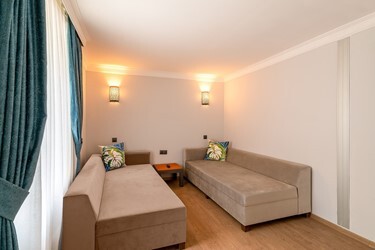 Garden Family Room