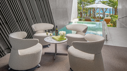 Junior Suite with Private Pool / Garden