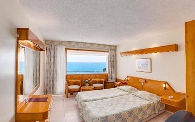 Economy Room