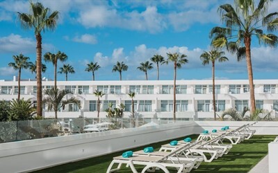 Premium Pool View Terrace