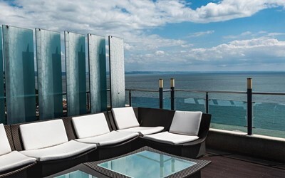 APT 2-bedroom White House Sea View