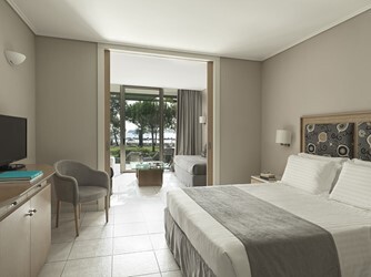 Bungalow Family Room Sea View