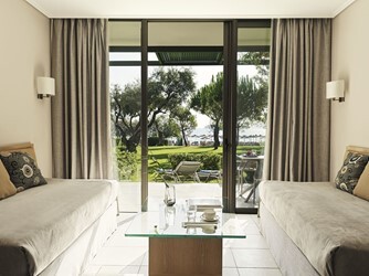 Bungalow Family Room Sea View