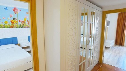 Family Room Type B (2+1)