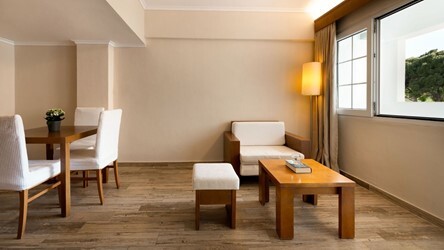 Junior Suite With Garden View