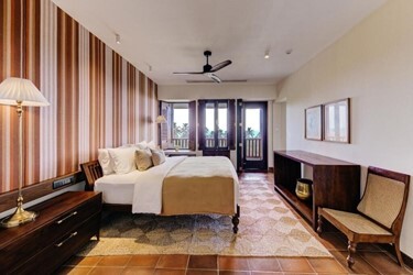 Deluxe Ocean View Suite