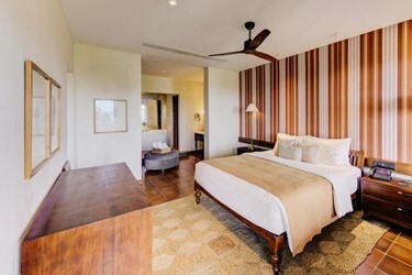Deluxe Ocean View Suite