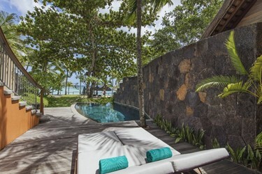 Beachfront Senior Suite With Pool