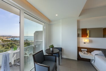 Superior Twin Room Side Sea View