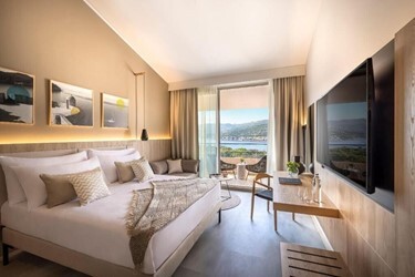 Superior Twin/Double Room with Balcony or Terrace Sea Side View
