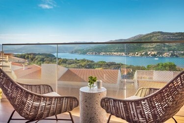 Superior Twin/Double Room with Balcony or Terrace Sea Side View