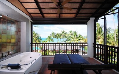 Sea View Grande Deluxe Buildinq
