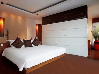 Beachfront Grand Pool Villa