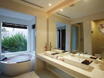 Beachfront Grand Pool Villa