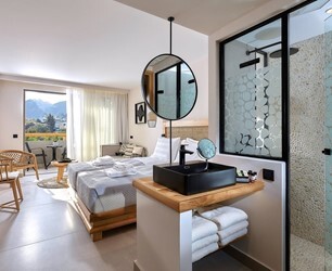 Junior suite garden or side sea view