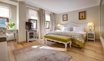 Queen Suite