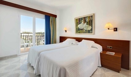 Double or Twin Room with Sea View (2 Adults + 1 Child)