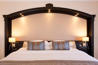 Al ain suite