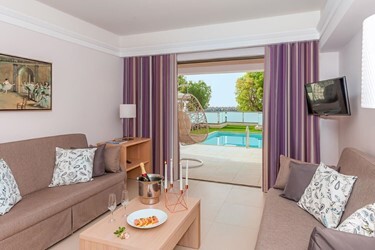 Suite with Private Pool Sea View
