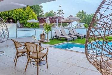 Suite with Private Pool Sea View