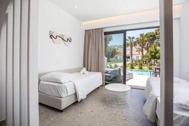 Family Suite Swim Up