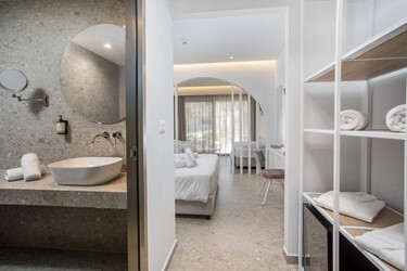 Family Suite Swim Up