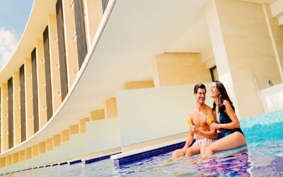 Junior Suite Swim Up Premium Level