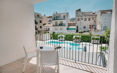 Superior double with terrace pool view