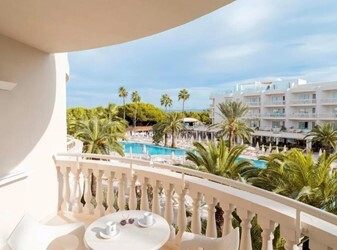Balcony or Terrace Family Premium Pool view