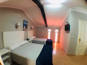 Twin / Double Economy Room