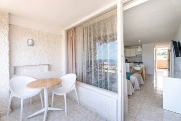 Superior Studio with Sea View 7th floor