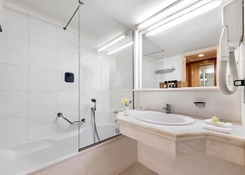 Junior Bungalow Suite Waterfront