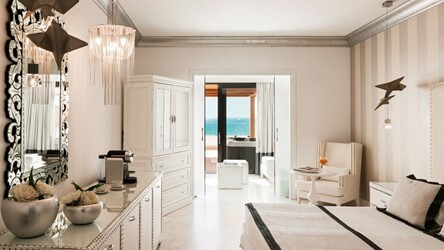 Family Suite Sea View with Outdoor Jacuzzi