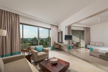 Premium Deluxe Suite