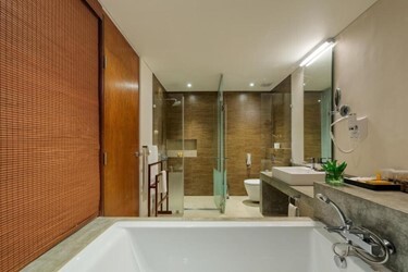 Premium Deluxe Suite