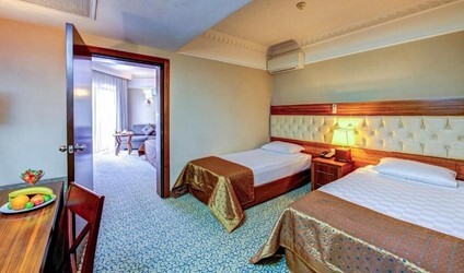 Connecting Room