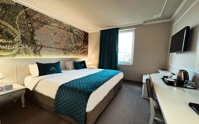 Standard Deluxe Partial Sea View with Balcony