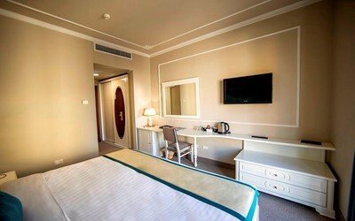 Standard Deluxe Partial Sea View with Balcony