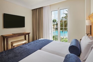 Suite Pool View