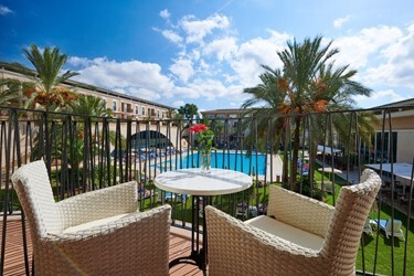 Suite Pool View
