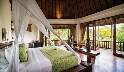 Pool view suite