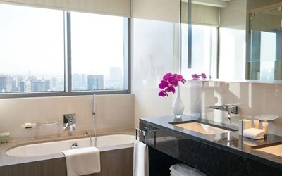Club Deluxe