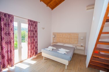 Maisonette with Sea View
