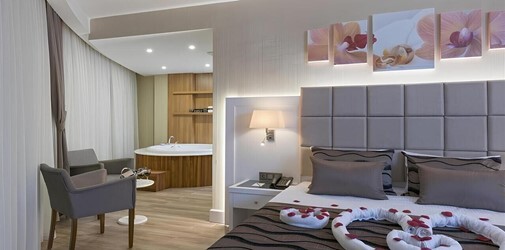Selection Suite Room