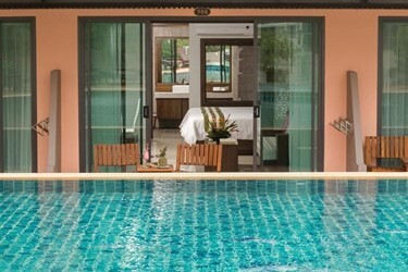 Grand Deluxe Room with Pool Access