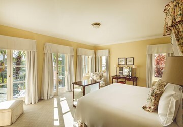 Deluxe Suites
