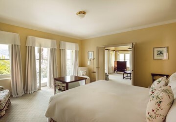 Deluxe Suites
