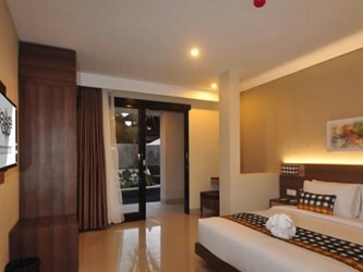 Deluxe Lagoon Access Room