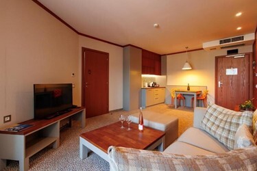 APT 2 bedroom Senior Suite
